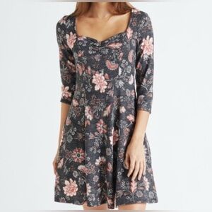 Flattering gray pink floral velvety feel sweetheart dress medium coquette